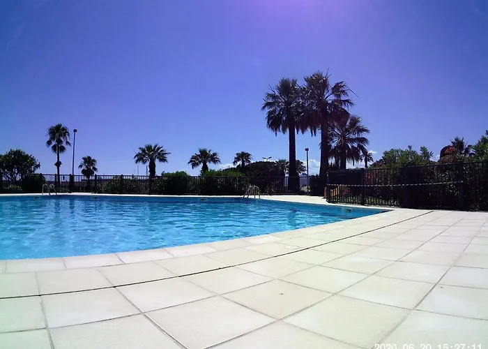 127, Vue Et Piscine, Port Santa Lucia Appartement