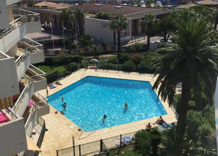 127, Vue Et Piscine, Port Santa Lucia * Saint-Raphaël