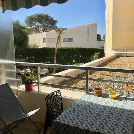 127, Vue Et Piscine, Port Santa Lucia * Saint-Raphael (Var)